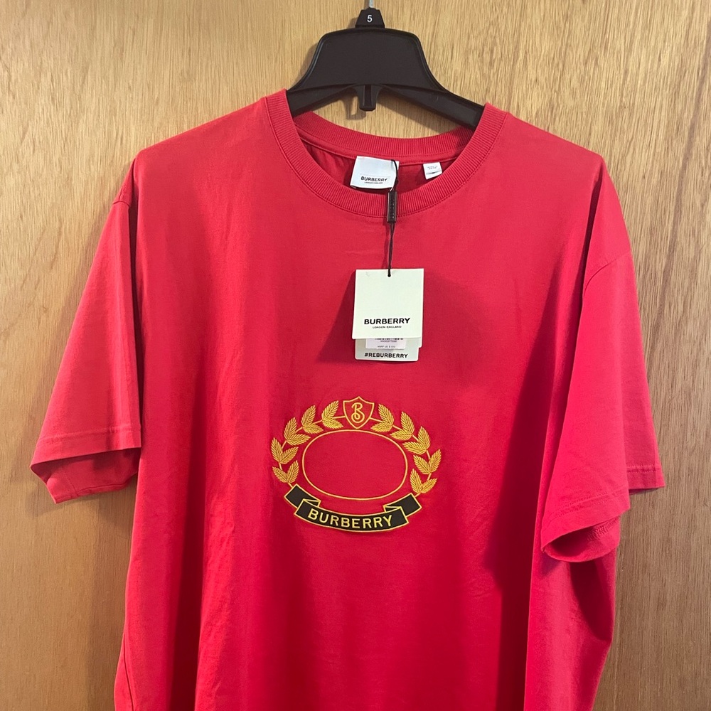 **SOLD** NWT Burberry Purley Crest Red T-Shirt Size L
